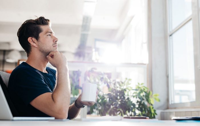Man wondering it her needs to repalce his windows